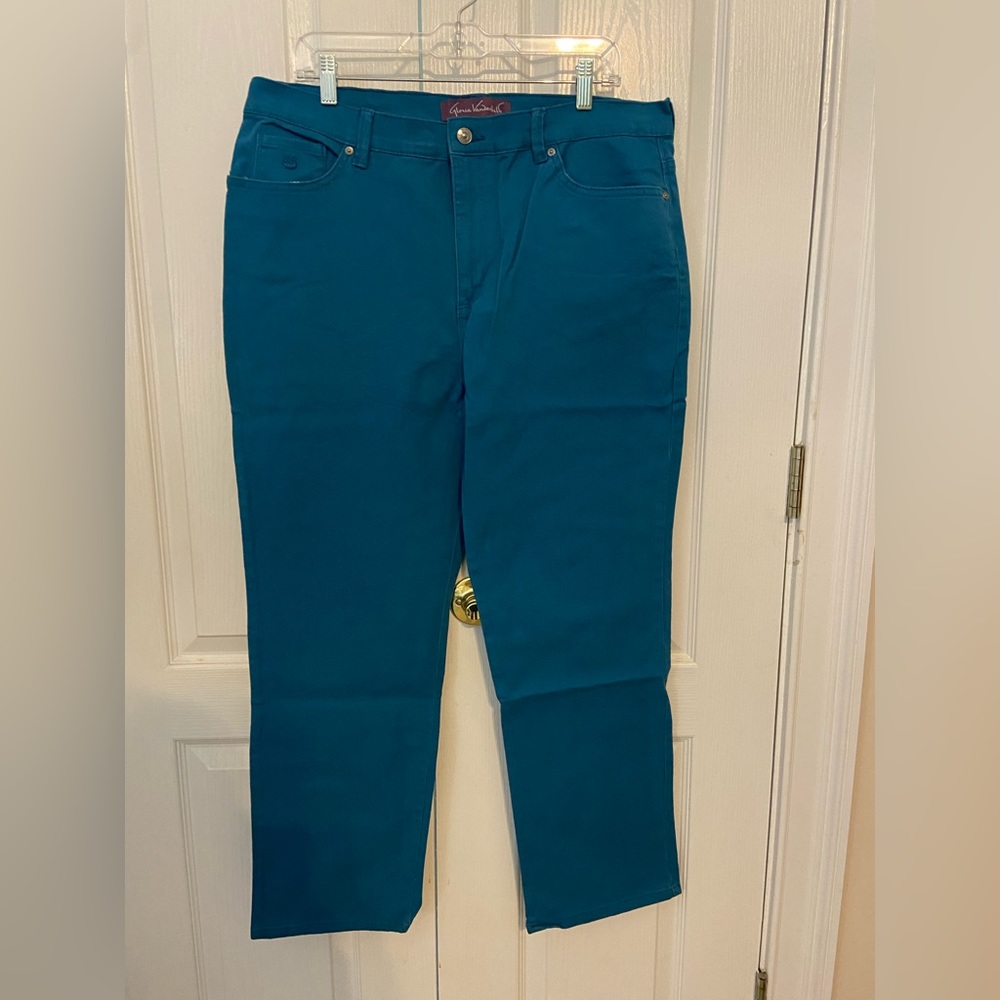 Gloria Vanderbilt Amanda Jean 18 Short Teal NWOT